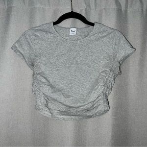 Aritzia Tna Light Grey Short Sleeve Crop Tee w Ruched Details on the Side